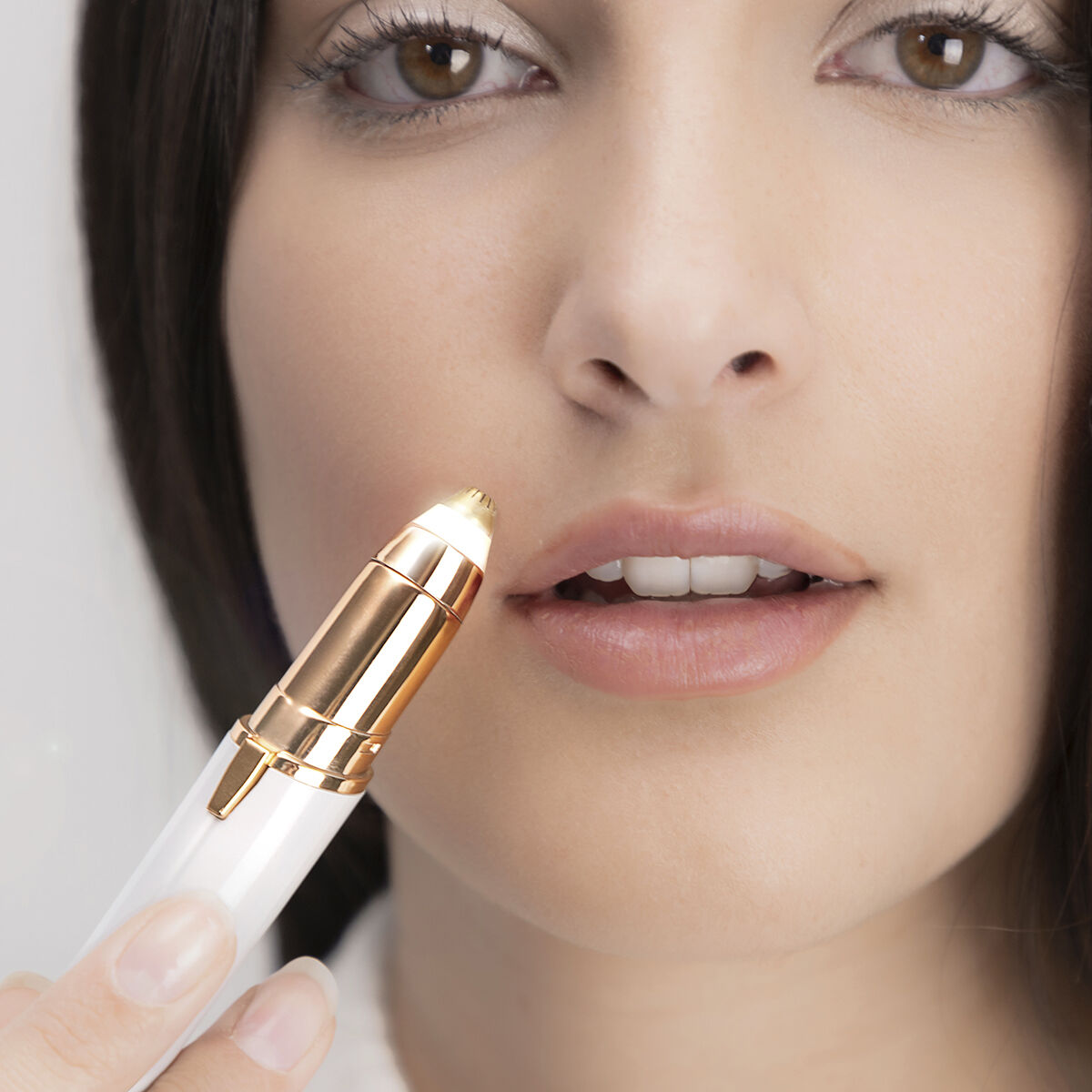 Innovagoods Tondeuse De Précision Avec Led Pour Poils Du Visage Innovagoods