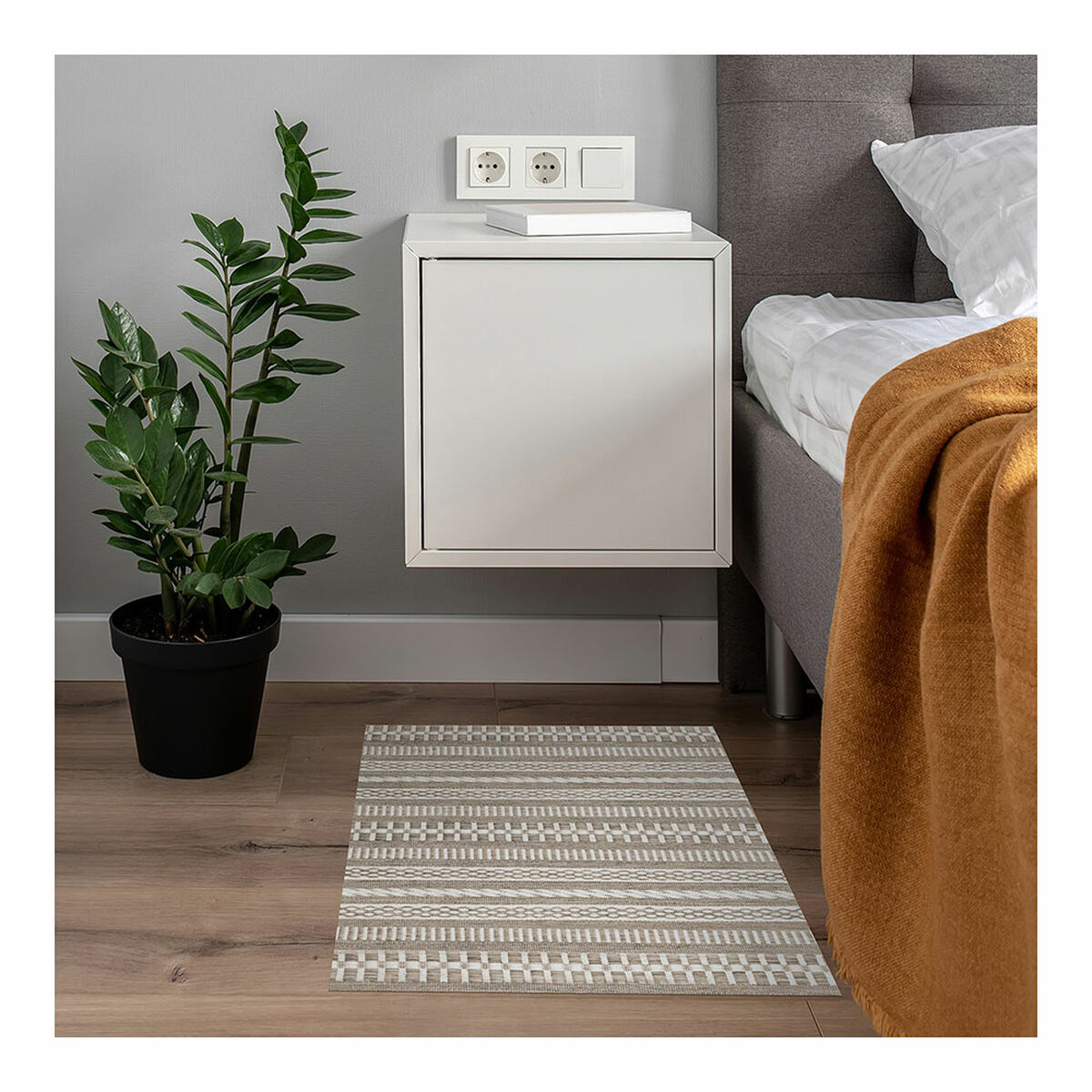 V4H8AE7904535C15A16E65E1969F3E647C4R5025127P2